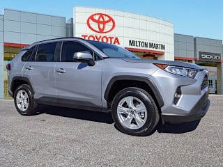 2019 Toyota RAV4 XLE JTMW1RFV0KD010599 2019 Toyota RAV4 XLE