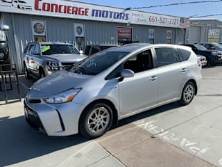 2017 Toyota Prius v Two JTDZN3EU0HJ063918 2017 Toyota Prius v Two
