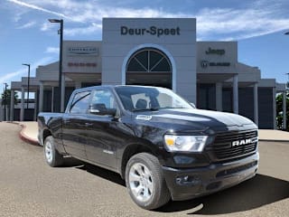 2019 Ram Pickup 1500 1C6SRFMT8KN555894 2019 Ram Pickup 1500