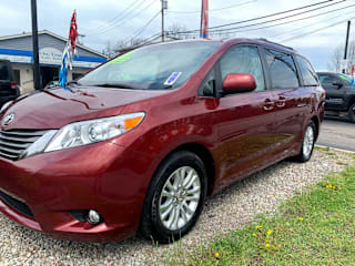 2014 Toyota Sienna XLE 8-Passenger 5TDYK3DC5ES464344 2014 Toyota Sienna XLE 8-Passenger