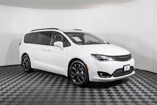 2018 Chrysler Pacifica 2C4RC1BGXJR159064 2018 Chrysler Pacifica
