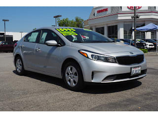 2018 Kia Forte LX 3KPFK4A7XJE257182 2018 Kia Forte LX