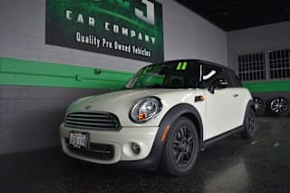 2011 MINI Cooper Base WMWSU3C53BT096713 2011 MINI Cooper Base