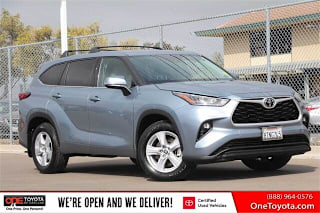 2020 Toyota Highlander LE 5TDBZRBH0LS046323 2020 Toyota Highlander LE