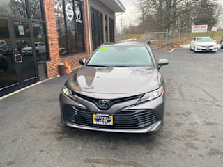 2018 Toyota Camry LE 4T1B11HKXJU549339 2018 Toyota Camry LE