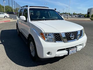 2005 Nissan Pathfinder LE 5N1AR18U05C770871 2005 Nissan Pathfinder LE
