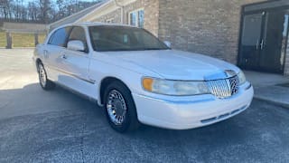 1998 Lincoln Town Car 1LNFM83W6WY712516 1998 Lincoln Town Car