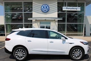 2018 Buick Enclave Essence 5GAEVAKW1JJ221957 2018 Buick Enclave Essence