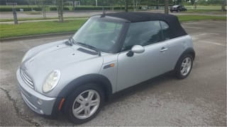2005 MINI Cooper Base WMWRF33425TF61666 2005 MINI Cooper Base