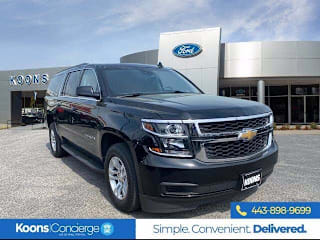 2019 Chevrolet Suburban LT 1500 1GNSKHKC5KR353459 2019 Chevrolet Suburban LT 1500