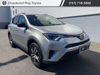 2018 Toyota RAV4 LE JTMBFREVXJJ223285 2018 Toyota RAV4 LE