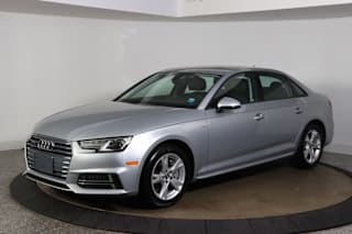 2018 Audi A4 2.0T quattro Premium WAUDNAF49JA117104 2018 Audi A4 2.0T quattro Premium