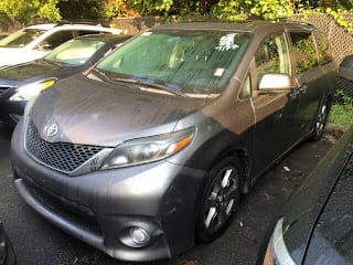 2017 Toyota Sienna SE 8-Passenger 5TDXZ3DC8HS868346 2017 Toyota Sienna SE 8-Passenger