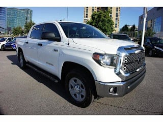 2018 Toyota Tundra SR5 5TFDW5F1XJX699675 2018 Toyota Tundra SR5