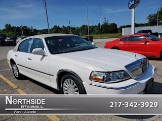 2005 Lincoln Town Car Signature 1LNHM81WX5Y622621 2005 Lincoln Town Car Signature