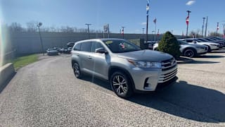 2019 Toyota Highlander LE 5TDZARFH2KS046872 2019 Toyota Highlander LE