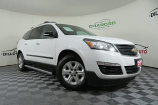 2017 Chevrolet Traverse LS 1GNKVFKD4HJ294352 2017 Chevrolet Traverse LS