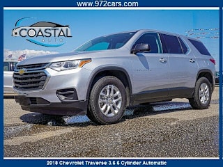 2018 Chevrolet Traverse LS 1GNERLKW0JJ242627 2018 Chevrolet Traverse LS