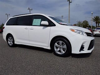 2018 Toyota Sienna 5TDKZ3DC4JS932625 2018 Toyota Sienna