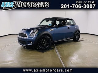 2010 MINI Cooper S WMWMF7C58ATX42160 2010 MINI Cooper S
