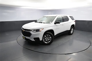 2018 Chevrolet Traverse LS 1GNEVLKW4JJ254632 2018 Chevrolet Traverse LS