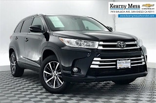2019 Toyota Highlander XLE 5TDKZRFHXKS558597 2019 Toyota Highlander XLE