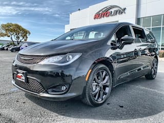 2020 Chrysler Pacifica Touring 2C4RC1FG1LR147382 2020 Chrysler Pacifica Touring