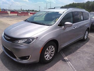 2019 Chrysler Pacifica Touring L 2C4RC1BG0KR561080 2019 Chrysler Pacifica Touring L
