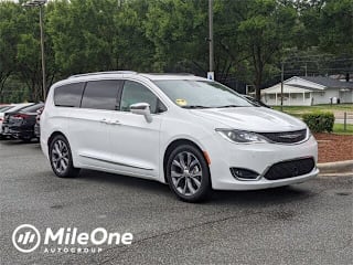 2019 Chrysler Pacifica Limited 2C4RC1GGXKR549995 2019 Chrysler Pacifica Limited