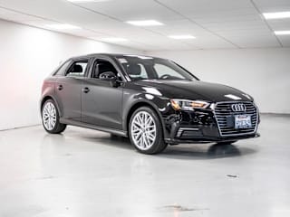 2018 Audi A3 Sportback e-tron 1.4T Premium WAUUPBFF0JA068120 2018 Audi A3 Sportback e-tron 1.4T Premium