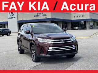 2019 Toyota Highlander LE 5TDZARFH6KS057941 2019 Toyota Highlander LE