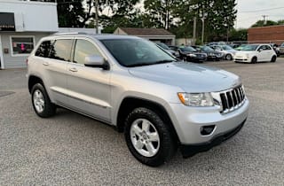 2011 Jeep Grand Cherokee Laredo 1J4RR4GG8BC572145 2011 Jeep Grand Cherokee Laredo