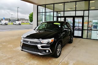 2017 Mitsubishi Outlander Sport 2.4 SE JA4AR3AW1HZ066265 2017 Mitsubishi Outlander Sport 2.4 SE