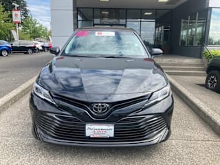 2018 Toyota Camry LE 4T1B11HK2JU116680 2018 Toyota Camry LE