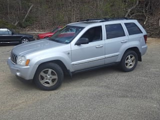 2005 Jeep Grand Cherokee 1J4HR58295C617084 2005 Jeep Grand Cherokee