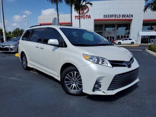 2018 Toyota Sienna XLE 8-Passenger 5TDYZ3DC1JS953667 2018 Toyota Sienna XLE 8-Passenger