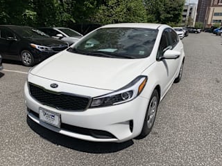 2018 Kia Forte LX 3KPFK4A75JE233890 2018 Kia Forte LX