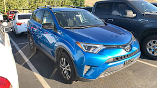 2018 Toyota RAV4 LE JTMBFREV4JJ244052 2018 Toyota RAV4 LE