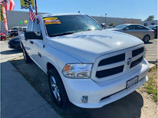 2017 Ram Pickup 1500 Express 1C6RR6FGXHS609723 2017 Ram Pickup 1500 Express
