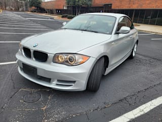 2010 BMW 1 Series 128i WBAUP7C56AVK77802 2010 BMW 1 Series 128i