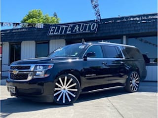2017 Chevrolet Suburban LT 1500 1GNSCHKC2HR233866 2017 Chevrolet Suburban LT 1500