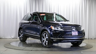 2017 Volkswagen Touareg V6 Wolfsburg WVGRF7BP9HD005321 2017 Volkswagen Touareg V6 Wolfsburg