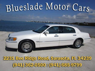 2002 Lincoln Town Car 1LNHM85WX2Y657567 2002 Lincoln Town Car