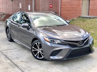 2018 Toyota Camry SE 4T1B11HK2JU614555 2018 Toyota Camry SE