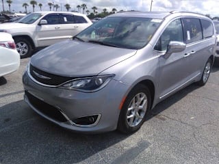 2018 Chrysler Pacifica Limited 2C4RC1GG0JR330266 2018 Chrysler Pacifica Limited