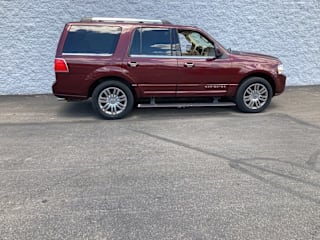 2010 Lincoln Navigator Base 5LMJJ2J57AEJ07969 2010 Lincoln Navigator Base