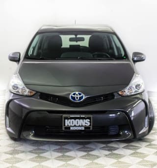 2017 Toyota Prius v Three JTDZN3EUXHJ059939 2017 Toyota Prius v Three