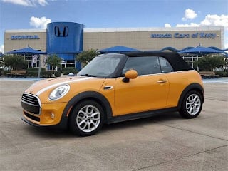 2017 MINI Convertible Cooper WMWWG5C51H3C20252 2017 MINI Convertible Cooper