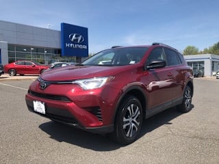 2018 Toyota RAV4 LE JTMBFREV3JD234319 2018 Toyota RAV4 LE