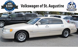 2000 Lincoln Town Car 1LNHM83W9YY906758 2000 Lincoln Town Car
